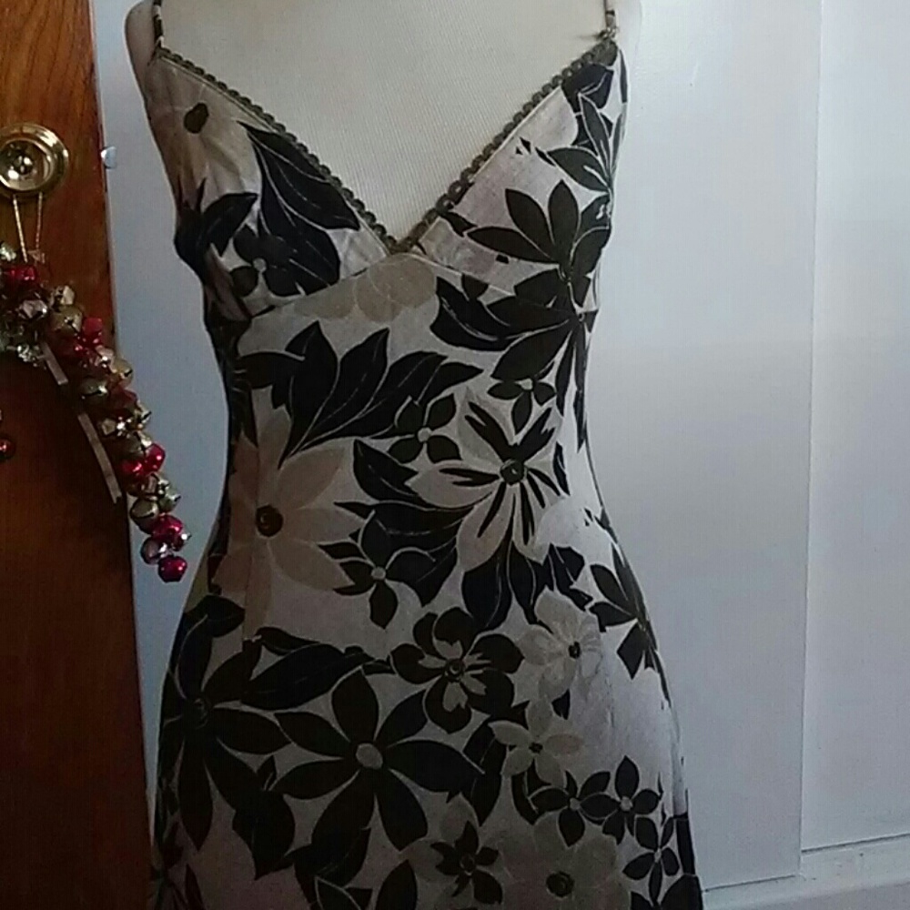 Beautiful Linen Hawaiian printed dress.